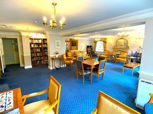 RESIDENTS COMMUNAL LOUNGE- click for photo gallery